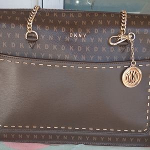 DKNY Bryant Signature Zip Shoulder Bag